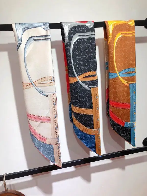 Gucci silk scarf 90X90cm E17